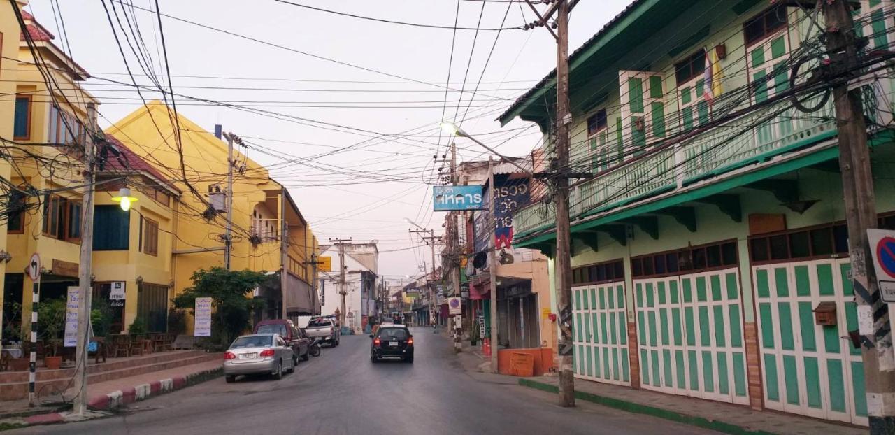 Hotel Ban Mae Boonthong à Lampang Extérieur photo